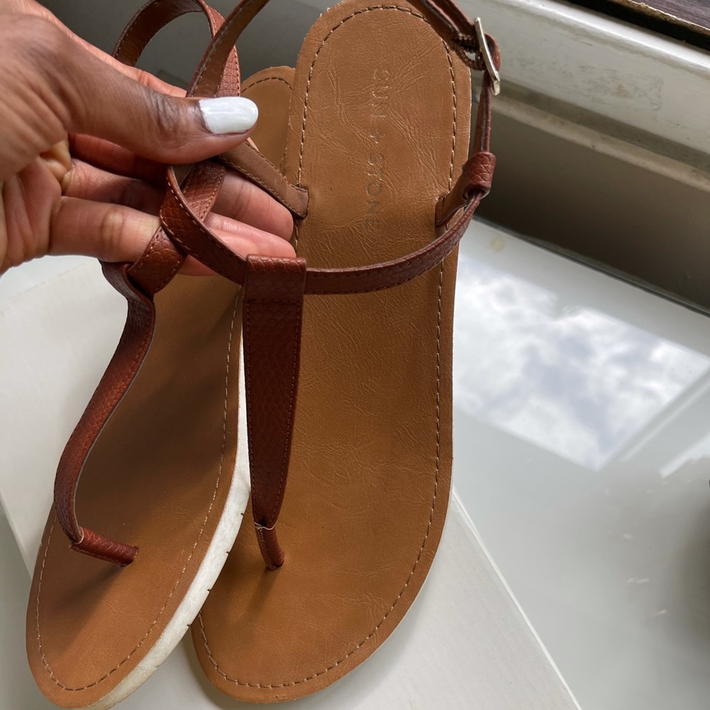 Sandals - Picture 4 of 7